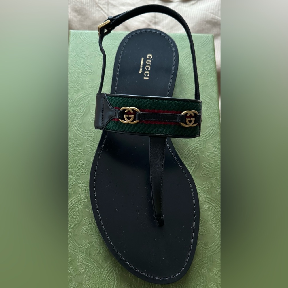 Gucci Black Leather Thong Sandals Green/Red Stripe & Gold Accents Size 39.5 NWT - Picture 3 of 12